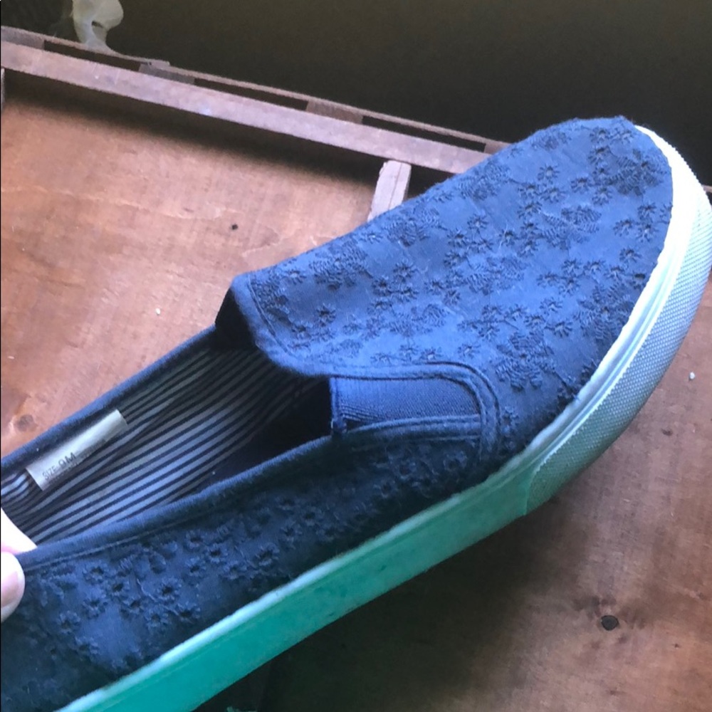 CATOS blue slip on shoes - Picture 3 of 6